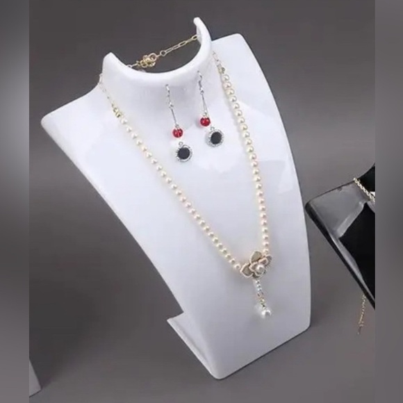 New Glossy white Jewelry Display necklace and earrings choose - Picture 1 of 3